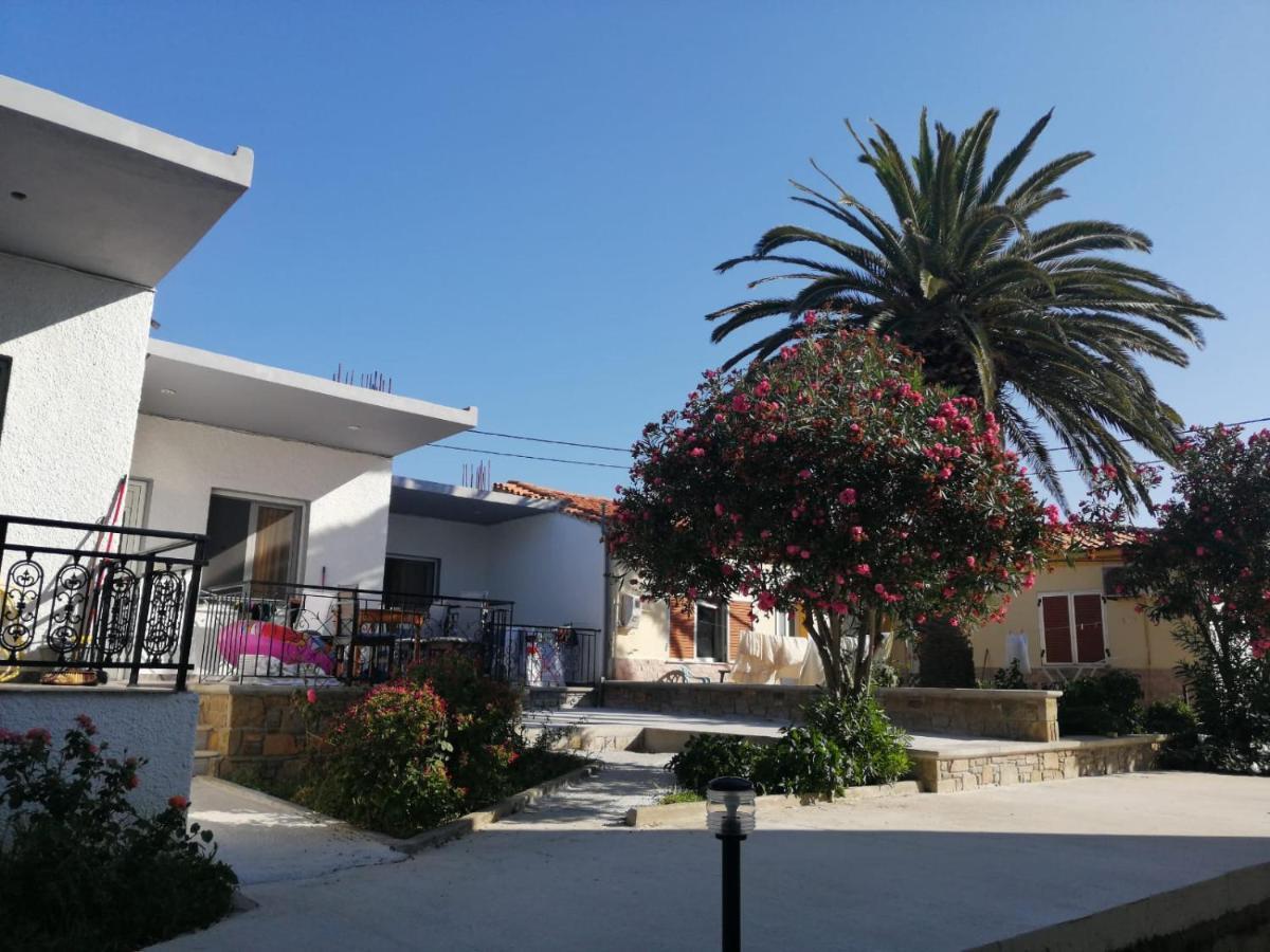 Alexander Apartments Nea Koutali Bagian luar foto