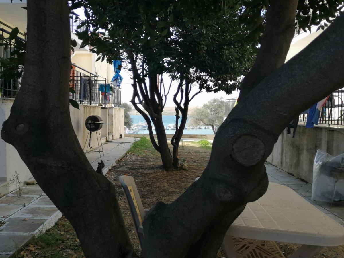 Alexander Apartments Nea Koutali Bagian luar foto