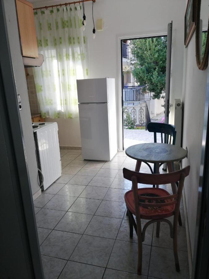Alexander Apartments Nea Koutali Bagian luar foto